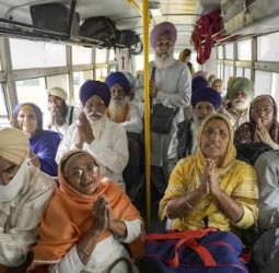 ஆபரேஷன் சிந்தூருக்குப் பிறகு முதல்முறையாக பாகிஸ்தானுக்கு சீக்கியர்கள் புனிதப்பயணம்