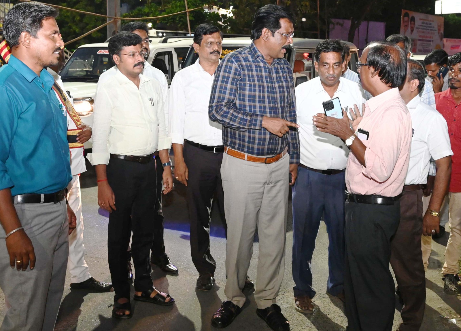 திருவண்ணாமலையில் ஐப்பசி மாத பவுர்ணமியையொட்டி பக்தர்களுக்கான போதிய அடிப்படை வசதிகள் குறித்து ஆய்வு