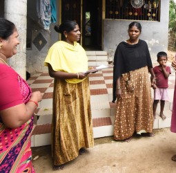 எஸ்ஐஆர் கணக்கெடுப்பு படிவங்கள் வழங்கும்பணி