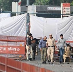 டெல்லி சம்பவ பின்னணி: ரூ.26 லட்சம் நிதி திரட்டிய மருத்துவர்கள்