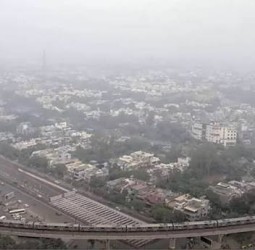 டெல்லியில் காற்று மாசு தொடர்ந்து அதிகரிப்பு - மக்கள் அவதி