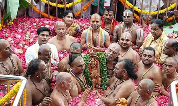 திருச்சானூரில் பஞ்சமி தீர்த்த உற்சவம்: பல்லாயிரக்கணக்கான பக்தர்கள் புனித நீராடினர்