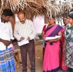 அரவக்குறிச்சி, கிருஷ்ணராயபுரம் தொகுதிகளில் வாக்காளர் கணக்கெடுப்பு படிவம் விநியோகம்