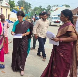 சிறப்பு தீவிர திருத்தப்பணிகளை கலெக்டர் சந்திரகலா ஆய்வு