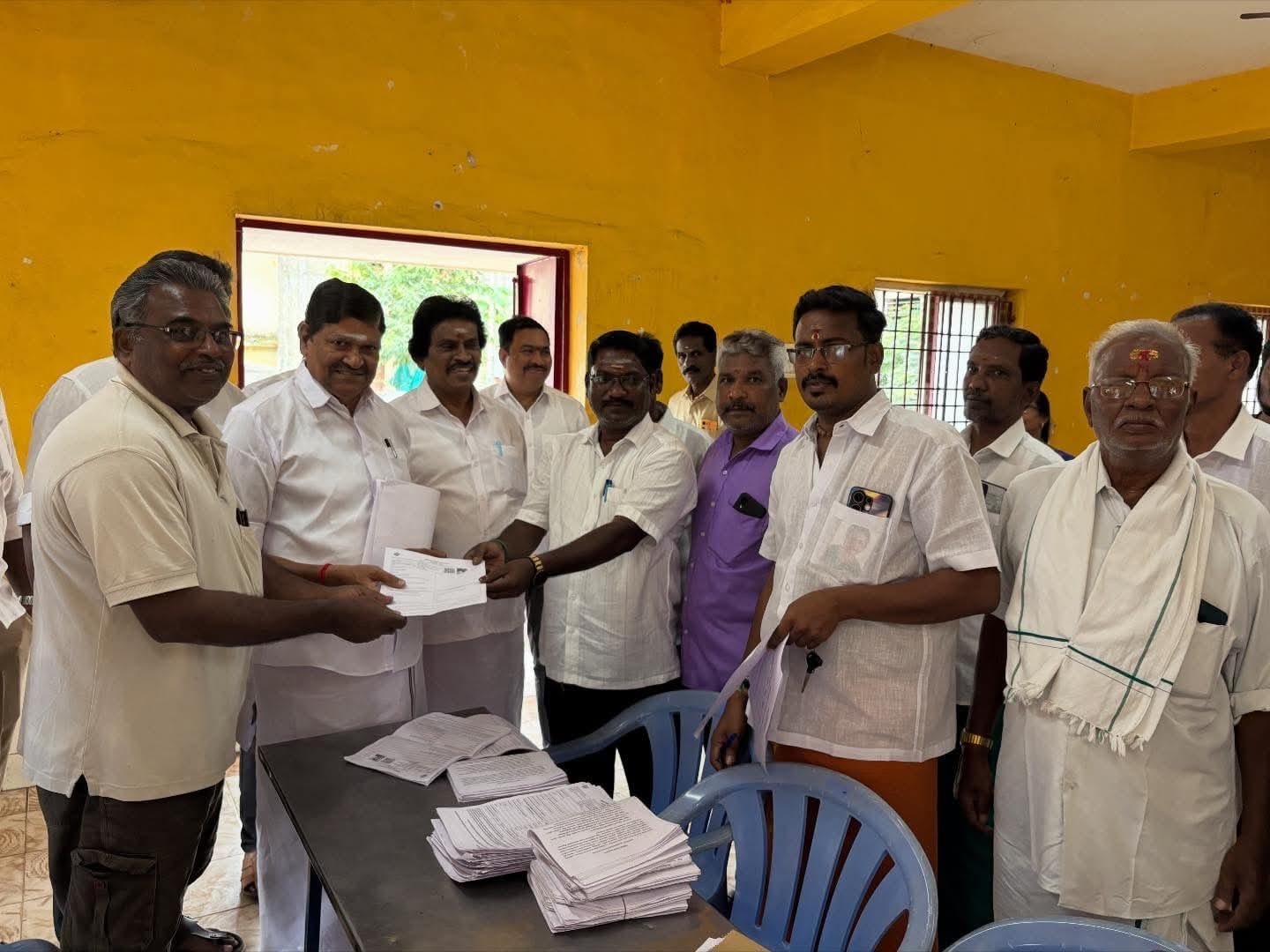 எஸ்ஐஆர் பணிகளை முன்னாள் அமைச்சர் எம்.சி.சம்பத் கள ஆய்வு