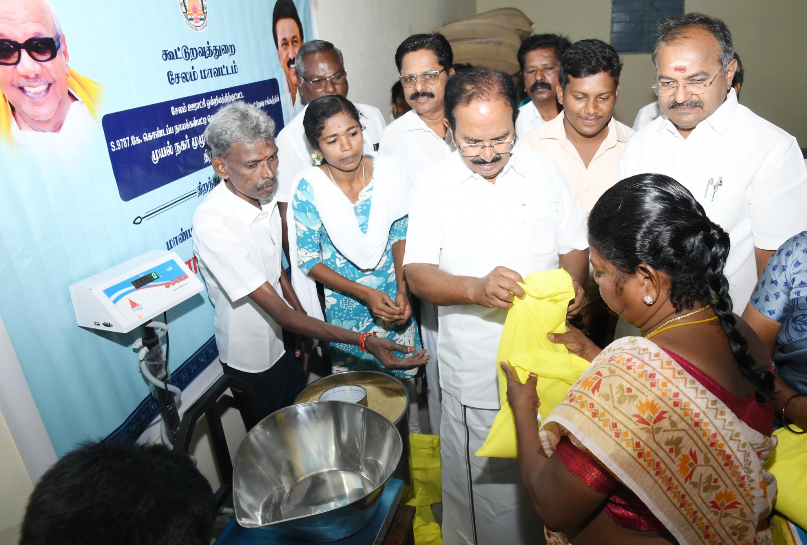 சேலம் மாவட்டம் கொண்டநாயக்கன்பட்டியில் முழுநேர நியாயவிலைக்கடை