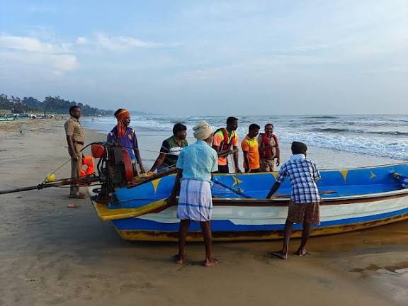 கல்பாக்கத்தை ஒட்டிய கடலோர பகுதிகளில் பாதுகாப்பு ஒத்திகை - ஈசிஆர் சாலையில் வாகன சோதனை தீவிரம்