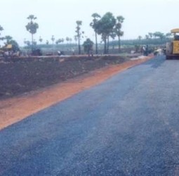 சிதலமடைந்த பாளையக்காரர் சிலைகளை பராமரிக்க வலியுறுத்தல்