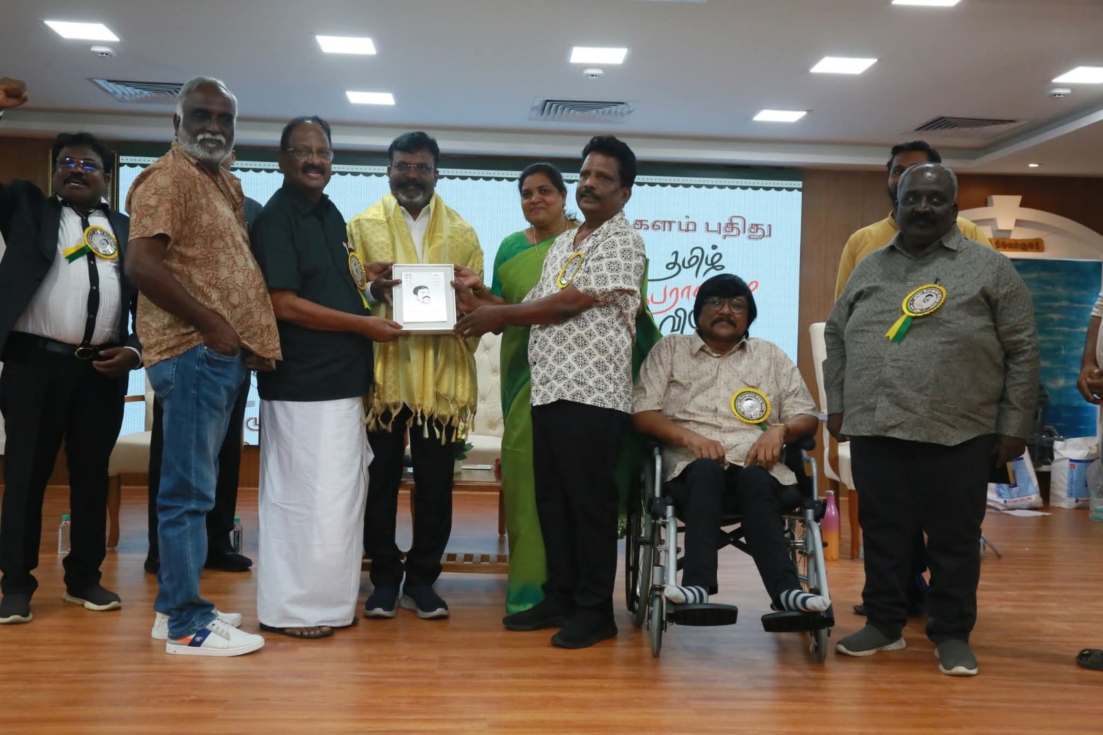 தொல். திருமாவளவனுக்கு தமிழ் பேராளுமை' விருது