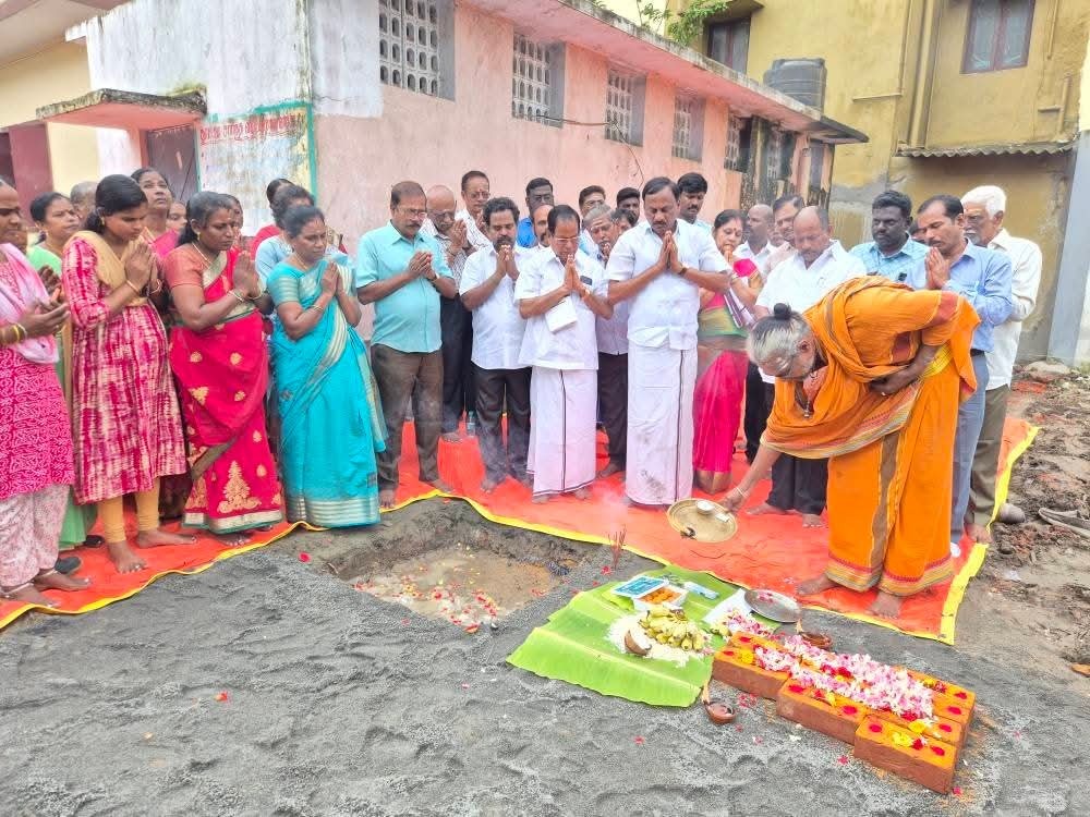 மாநகராட்சி தொடக்க பள்ளியில் 2.01 கோடி மதிப்பீட்டில் புதிதாக கட்டப்பட உள்ள 2 அடுக்குகள் கொண்ட 8 வகுப்பறை கட்டிடத்தின் பணி