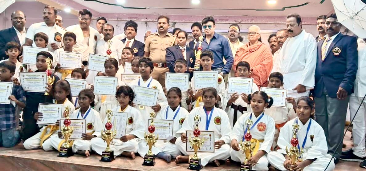 கள்ளக்குறிச்சி மாவட்டம் உளுந்தூர்பேட்டையில் ஜப்பான் ஷிட்டோரியூ கராத்தே டோ இந்தியா அமைப்பு சார்பில் மாநில அளவிலான கராத்தே போட்டி