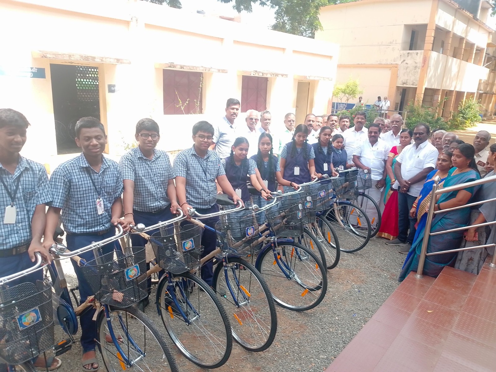 நாகர்கோவில் வடசேரி அரசு மேல்நிலைப் பள்ளியில் +1 மாணவர்களுக்கு தமிழ்நாடு அரசின் விலையில்லா மிதிவண்டி