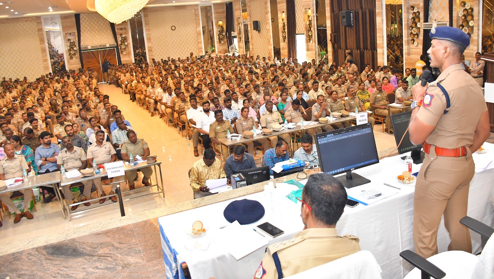 வேலூரில் இரண்டாம் நிலை காவலர் பணிக்கான எழுத்துத் தேர்வு