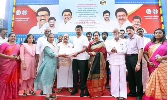 ரூ.89.70 கோடி மதிப்பீட்டில் 584 குடியிருப்புகள் - பயனாளிகளுக்கு ஒதுக்கீட்டு ஆணைகளை வழங்கினார் உதயநிதி ஸ்டாலின்