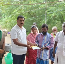 விபத்தில் உயிரிழந்த தூய்மை பணியாளர் மாரியம்மாள் குடும்பத்துக்கு முதலமைச்சரின் நிவாரண நிதி ரூ.3 லட்சத்துக்கான காசோலை