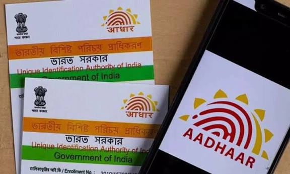 செல்போன் செயலி வழியாகவே ஆதார் கார்டு திருத்தம் செய்யலாம்: வருகிறது சூப்பர் வசதி