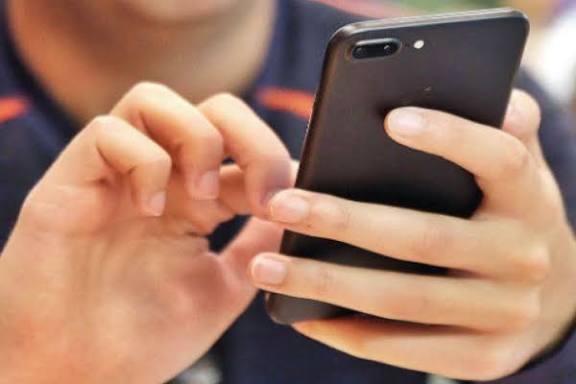 மொபைல் என்னும் ஏணி