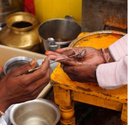 பெருமாள் கோவில்களில் தீர்த்தம் கொடுப்பது ஏன் தெரியுமா?