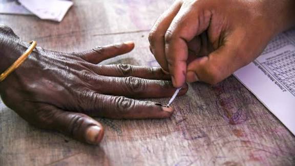 பிஹாரில் 121 தொகுதியில் இன்று வாக்குப்பதிவு