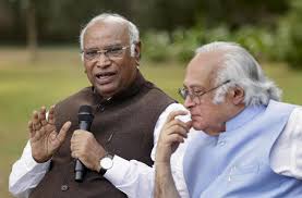 ஆர்எஸ்எஸ் அமைப்பை பிரதமர் மோடி தடை செய்ய வேண்டும்: மல்லிகார்ஜுன கார்கே