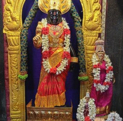 சிறப்பு அலங்காரத்தில் நம் வாசவி.......