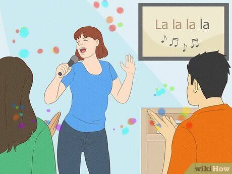 என்னைப் பாடச் சொன்னால் என்ன பாடத் தோன்றும்..?