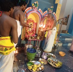 வலங்கைமானில் ஸ்ரீ கைலாசநாதர் கோவில், ஸ்ரீ வைத்தீஸ்வரன் கோவில்களில் தேய் பிறை அஷ்டமியை முன்னிட்டு காலபைரவர் சிறப்பு வழிபாடு