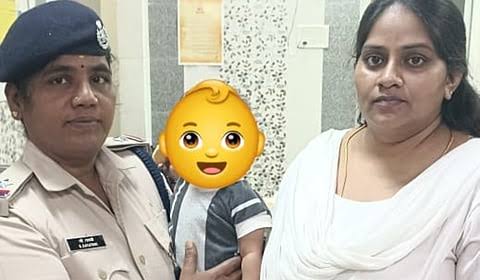 சென்னை ரெயிலில் கைவிடப்பட்ட 9 மாத குழந்தையை மீட்ட ரெயில்வே பாதுகாப்பு படையினர்