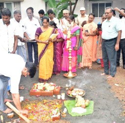 விதைப் பரிசோதனை நிலையத்துக்கு கலெக்டர் மோகனசந்திரன் அடிக்கல்
