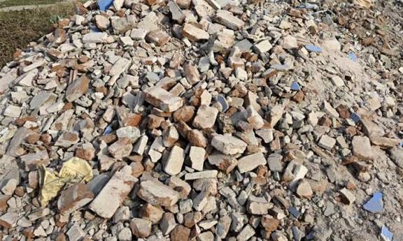 கிரானைட் கட்டிட கழிவுகளை முறையாக அகற்ற வேண்டும்: கலெக்டர் தினேஷ்குமார் உத்தரவு