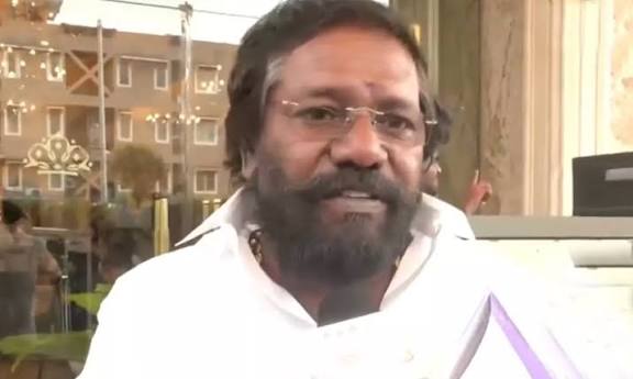 விஜய்க்கு மக்கள் மீது அக்கறை இல்லை - கருணாஸ்