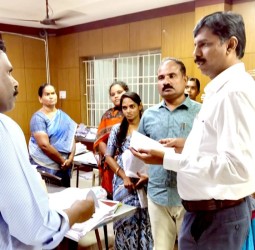 பூர்த்திசெய்யப்பட்ட எஸ்ஐஆர் படிவங்களை பதிவேற்றும் பணிகளை கலெக்டர் கந்தசாமிஆய்வு