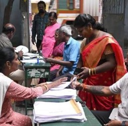 எஸ்ஐஆர்: சென்னையில் நவ. 25 வரை வாக்காளர் உதவி மையங்கள் செயல்படும்