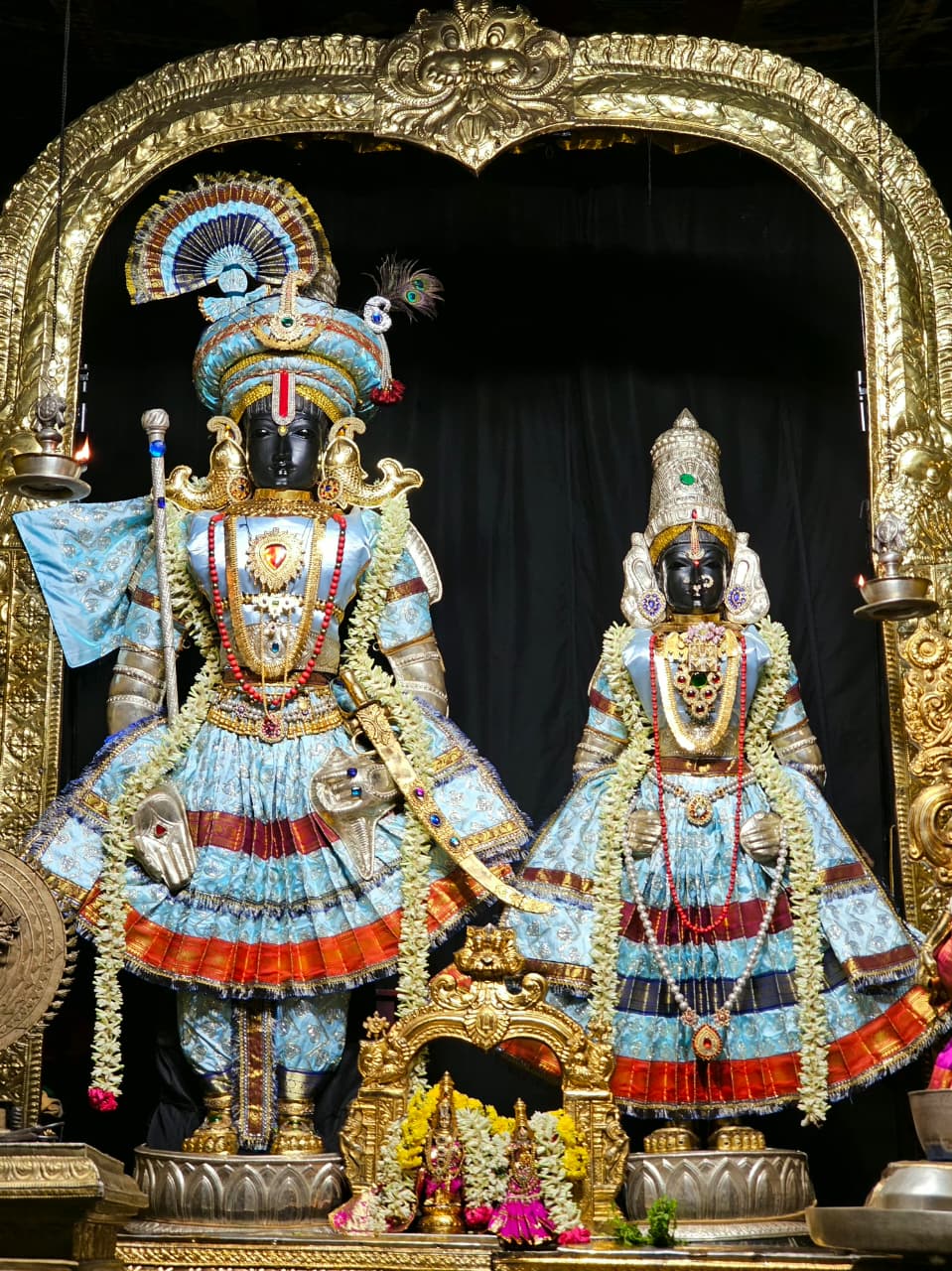 இராஜ அலங்காரத்தில் மூல மூர்த்திகள்