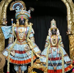 இராஜ அலங்காரத்தில் மூல மூர்த்திகள்