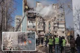 குடியிருப்பு கட்டிடங்களை குறிவைத்து ரஷ்யா தாக்குதல்: 3 குழந்தைகள் உட்பட 25 பேர் பலி