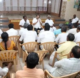காட்பாடியில் திமுக நிர்வாகிகள் ஆலோசனைக் கூட்டம்!