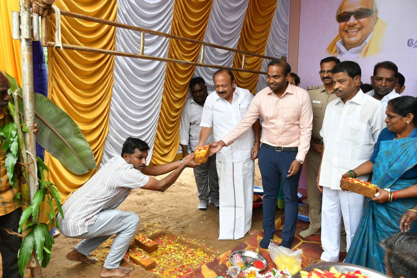 தேவனாம்பட்டினம் துறைமுக அலுவலர் பாரம்பரிய கட்டடம் மற்றும் தேவனாம்பட்டினம் மருத்துவ அலுவலர் பாரம்பரிய கட்டடம் மறுசீரமைப்பு பணி