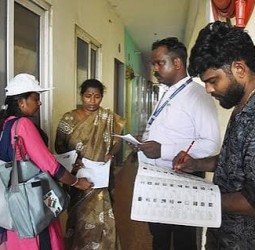 எஸ்ஐஆர் பணியில் 5 கோடி படிவங்கள் விநியோகம்