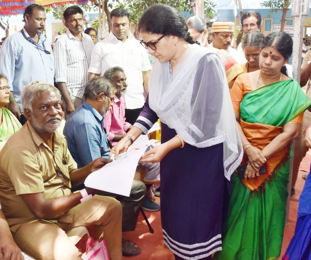 காஞ்சிபுரம் மாநகராட்சி ஓரிக்கையில் நேற்று நடந்த “நலன் காக்கும் ஸ்டாலின்” முகாம்