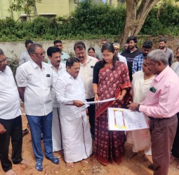 தோழி விடுதி கட்டிடம் கட்டும் பணி