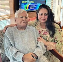 குடும்பச் சண்டை வலுத்தது: லாலுவின் 3 மகள்களும் வீட்டைவிட்டு வெளியேறினர்