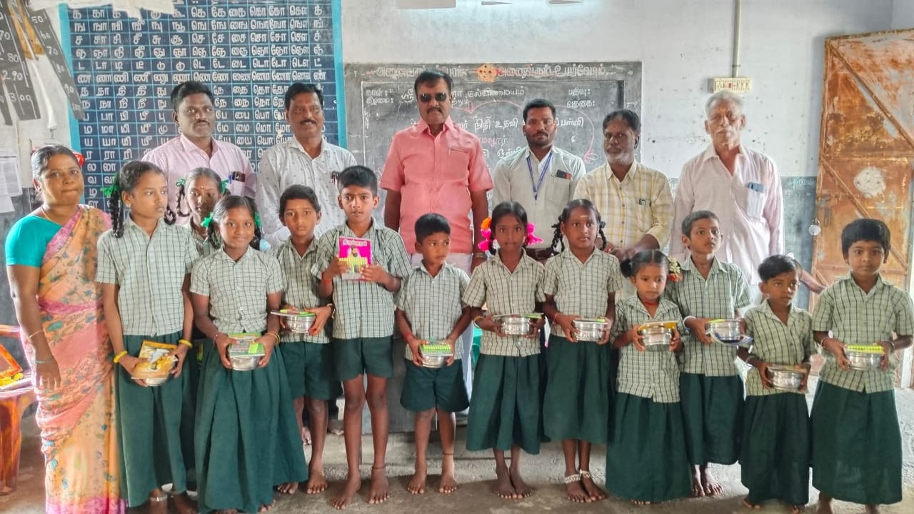 *குழந்தைகள் தின விழாவில் எம்.பி பங்கேற்பு*