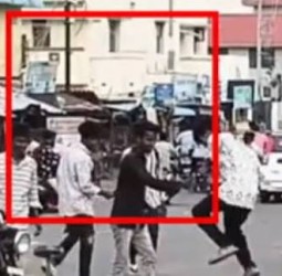 கஞ்சா போதையில் கத்தியுடன் பொதுமக்களை அச்சுறுத்திய இளைஞர்கள் கைது