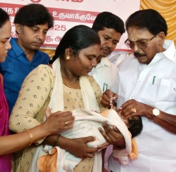 போலியோ சொட்டு மருந்து முகாமை அமைச்சர் சாத்தூர் ராமச்சந்திரன் தொடங்கிவைத்தார்