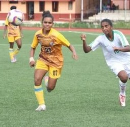 தேசிய சீனியர் மகளிர் கால்பந்து: தமிழ்நாடு அணி அரை இறுதிக்கு முன்னேற்றம்