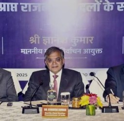 பிஹார் தேர்தலை அதிகபட்சம் 2 கட்டங்களாக நடத்த அரசியல் கட்சிகள் வலியுறுத்தல்