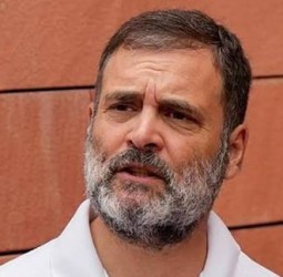 பெண் பத்திரிகையாளர்களுக்கு அனுமதி மறுப்பு: பிரதமரை விமர்சித்த ராகுல் காந்தி