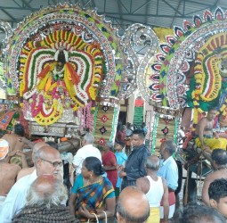 காவிரி துலாக்கட்டத்தில் நேற்று அமாவாசை தீர்த்தவாரி