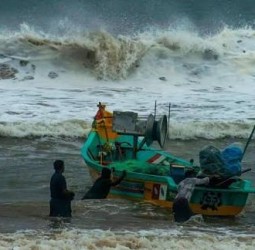 மோந்தா’ - ஆந்திராவில் 16 மாவட்டங்களுக்கு ரெட் அலர்ட்!